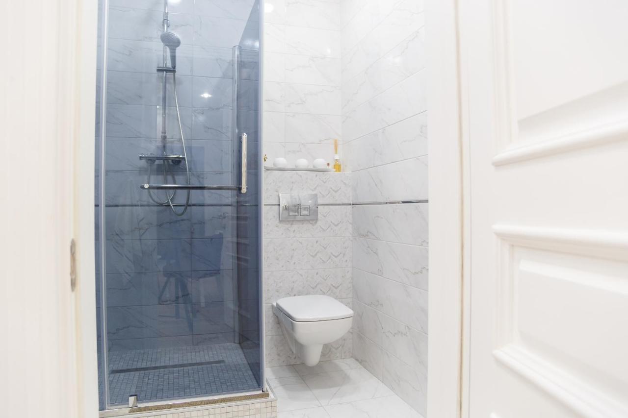 Vip- Elite Lemberg Apartments Buitenkant foto